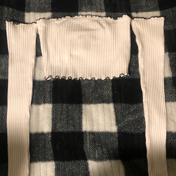 Forever 21 Tops - Off the shoulder top Forever 21 Tops - Off the shoulder top